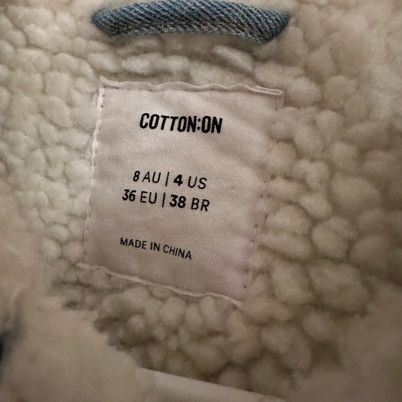 Jean Jacket with soft fur interior - Picture 2 of 2